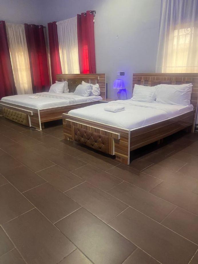 Hotel Adonai Ltd Benin City Extérieur photo